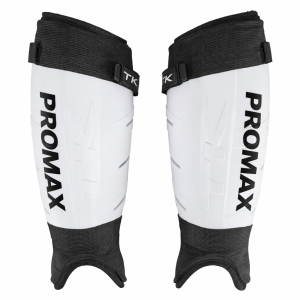 Espinilleras PRO-MAX protección hockey vista frontal Espinilleras PRO-MAX ajuste ergonómico en pierna Detalle interior acolchado espinilleras PRO-MAX Jugador de hockey usando espinilleras PRO-MAX en partido